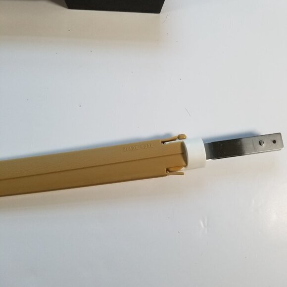 Vintage Philips Electric Carving Knife with Wall Mount Holding Tray - Picture 7 of 16